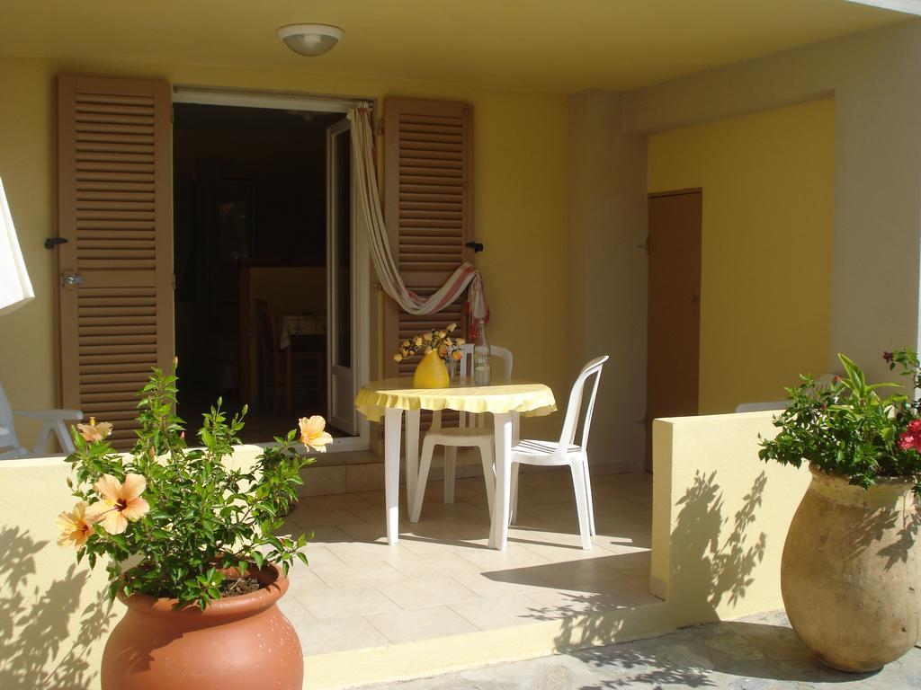 Residence Arinella Farinole Bagian luar foto