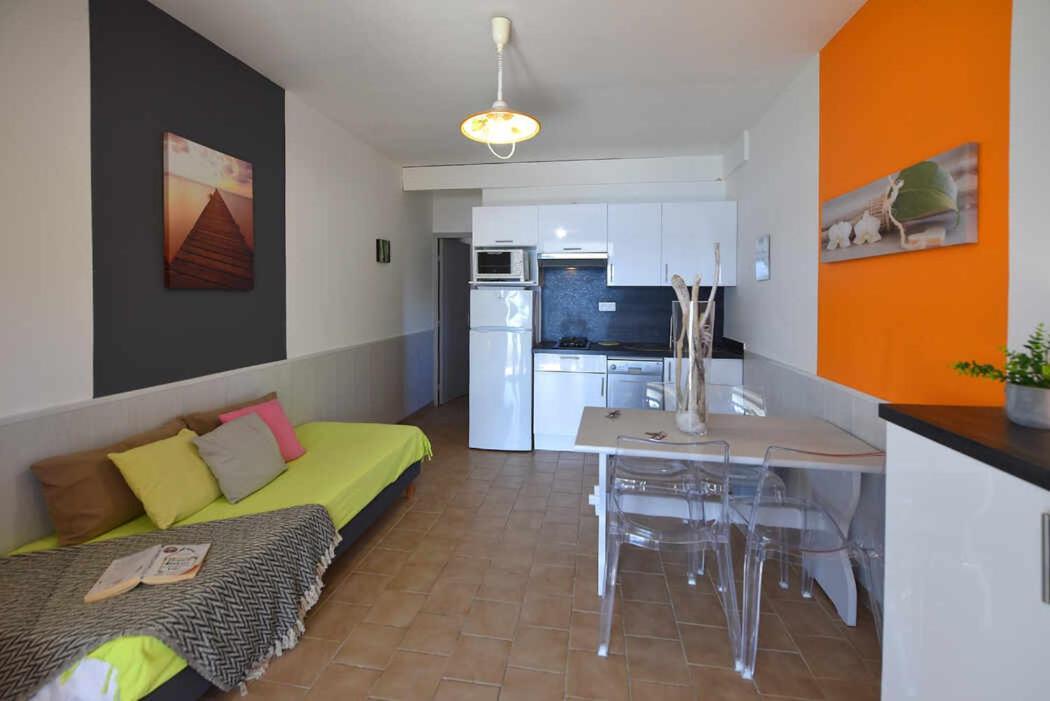 Residence Arinella Farinole Bagian luar foto